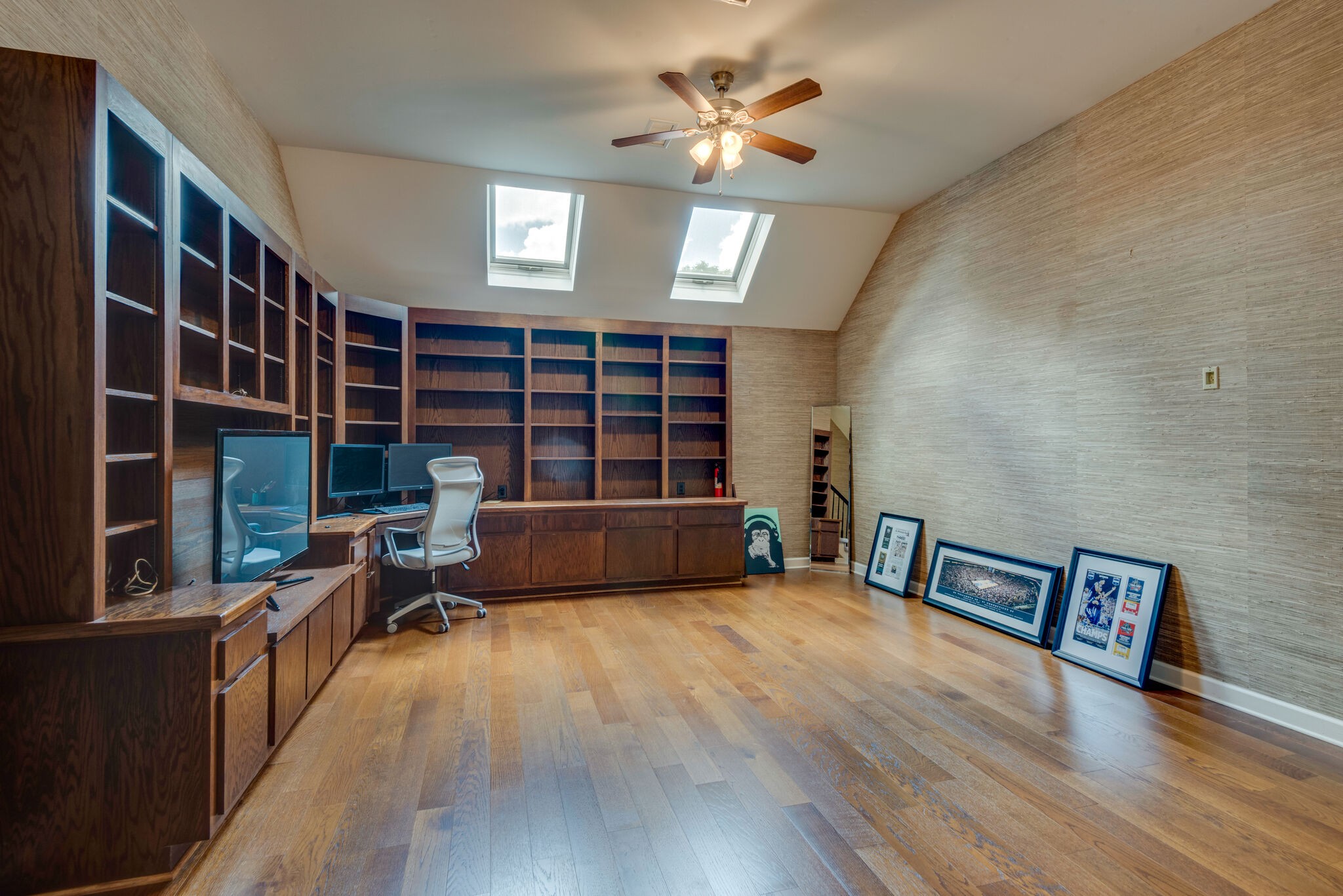 6306 Chickering Woods Dr