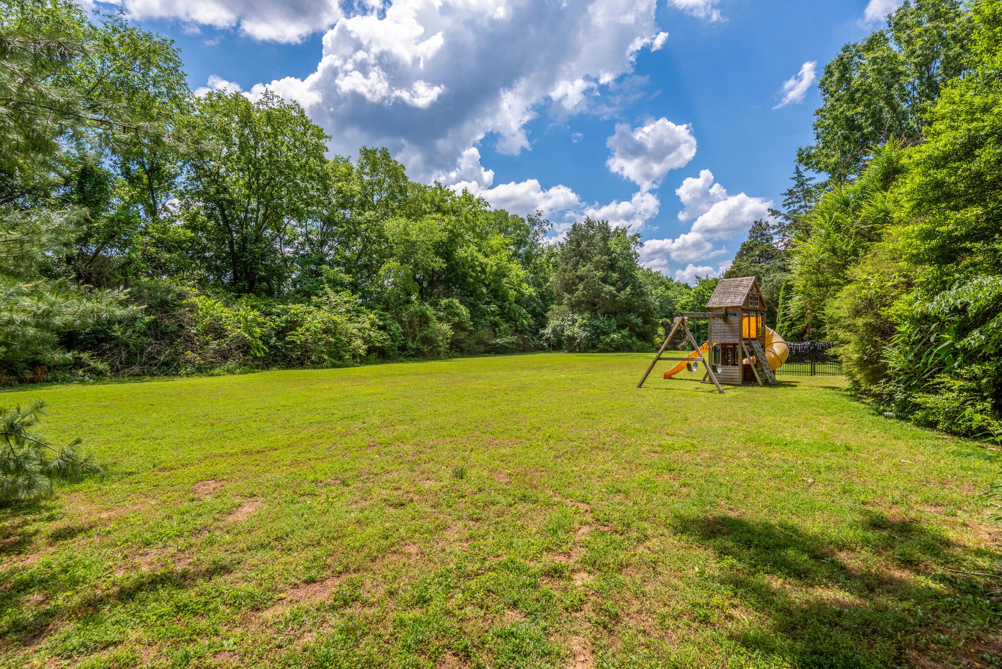 6306 Chickering Woods Dr