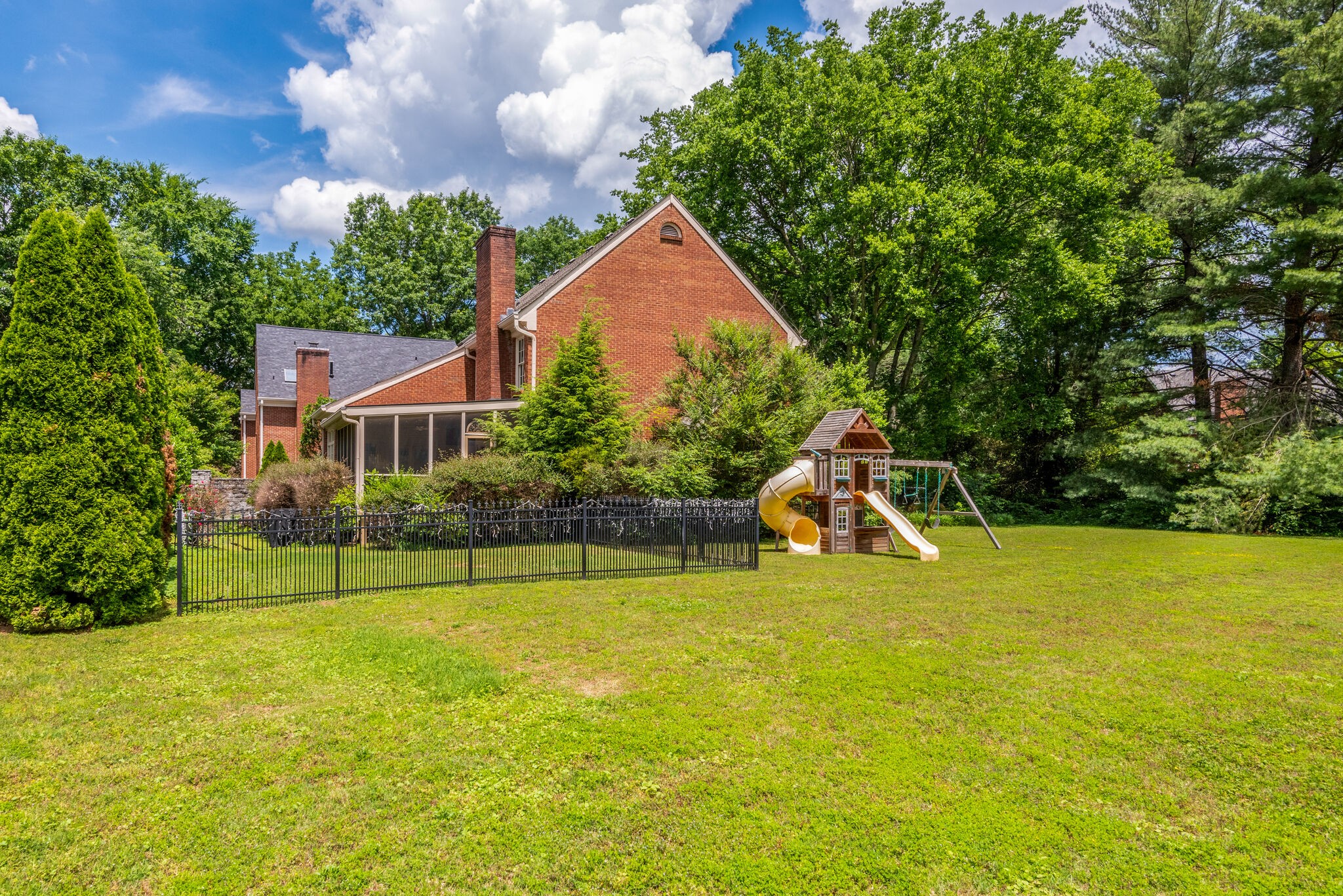 6306 Chickering Woods Dr