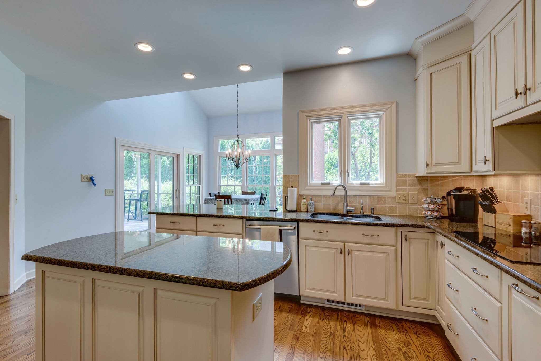 6306 Chickering Woods Dr