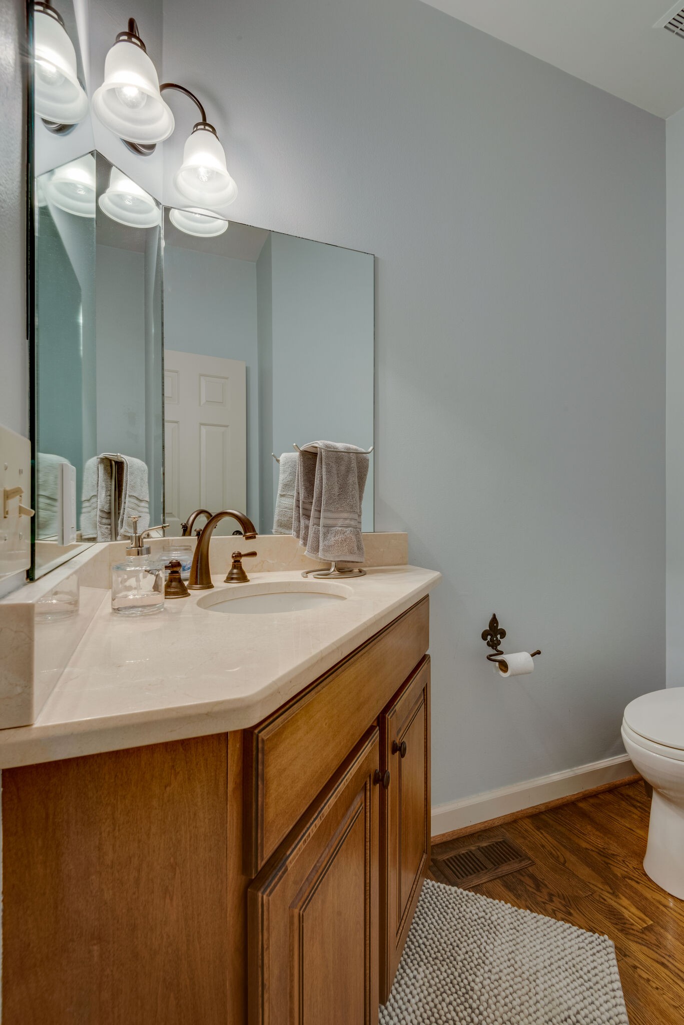 6306 Chickering Woods Dr