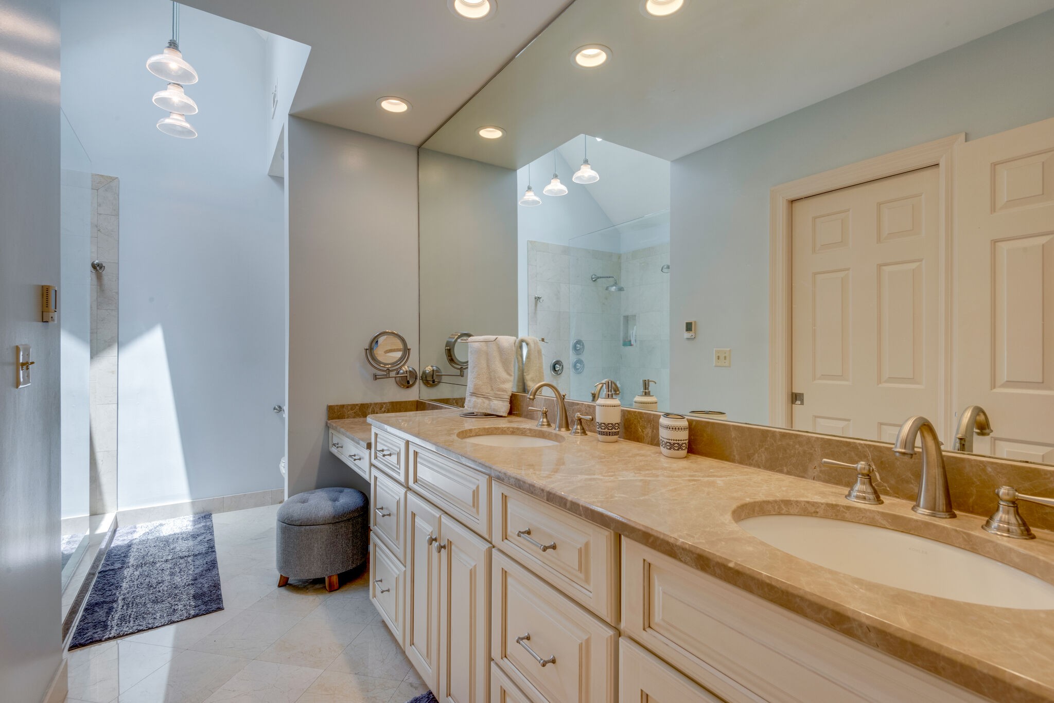 6306 Chickering Woods Dr