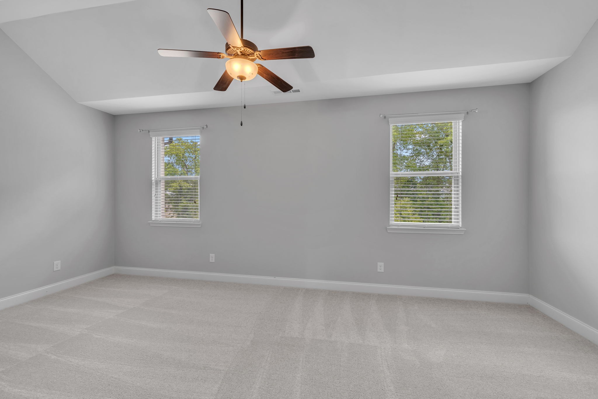 2569 Wellesley Square Dr