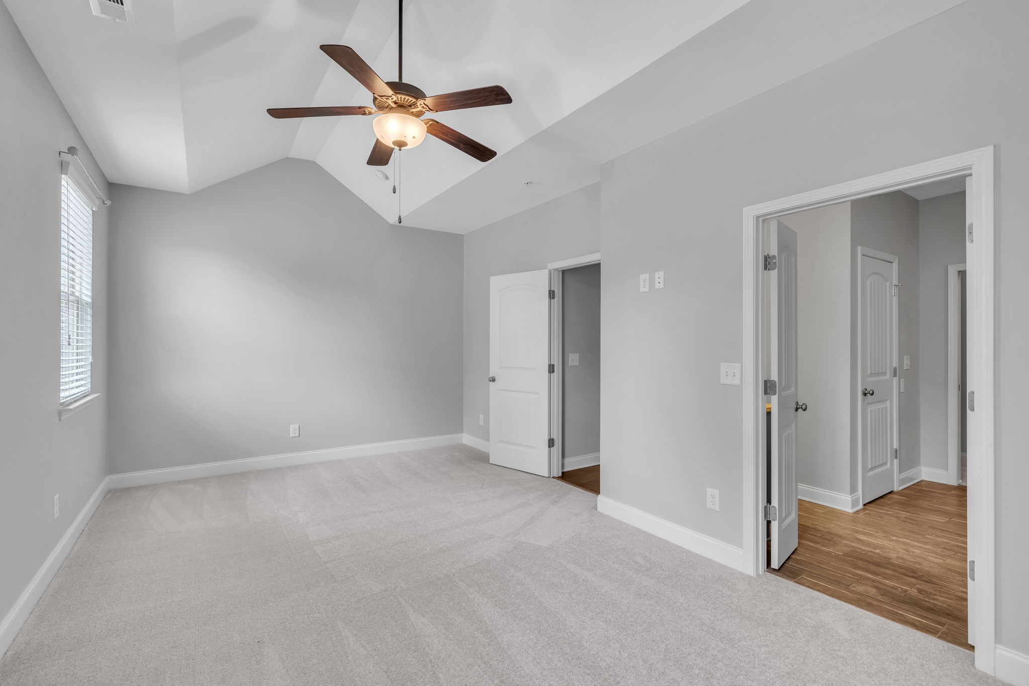 2569 Wellesley Square Dr