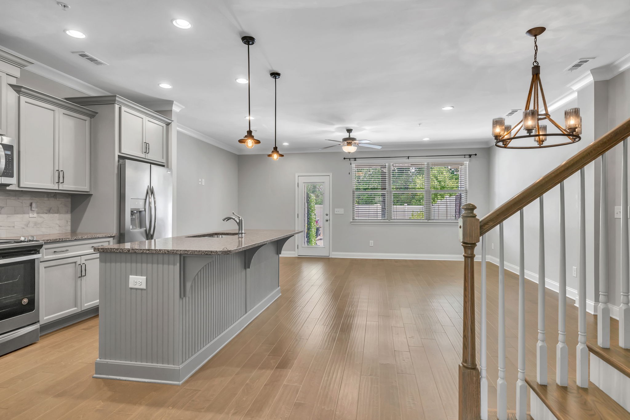 2569 Wellesley Square Dr