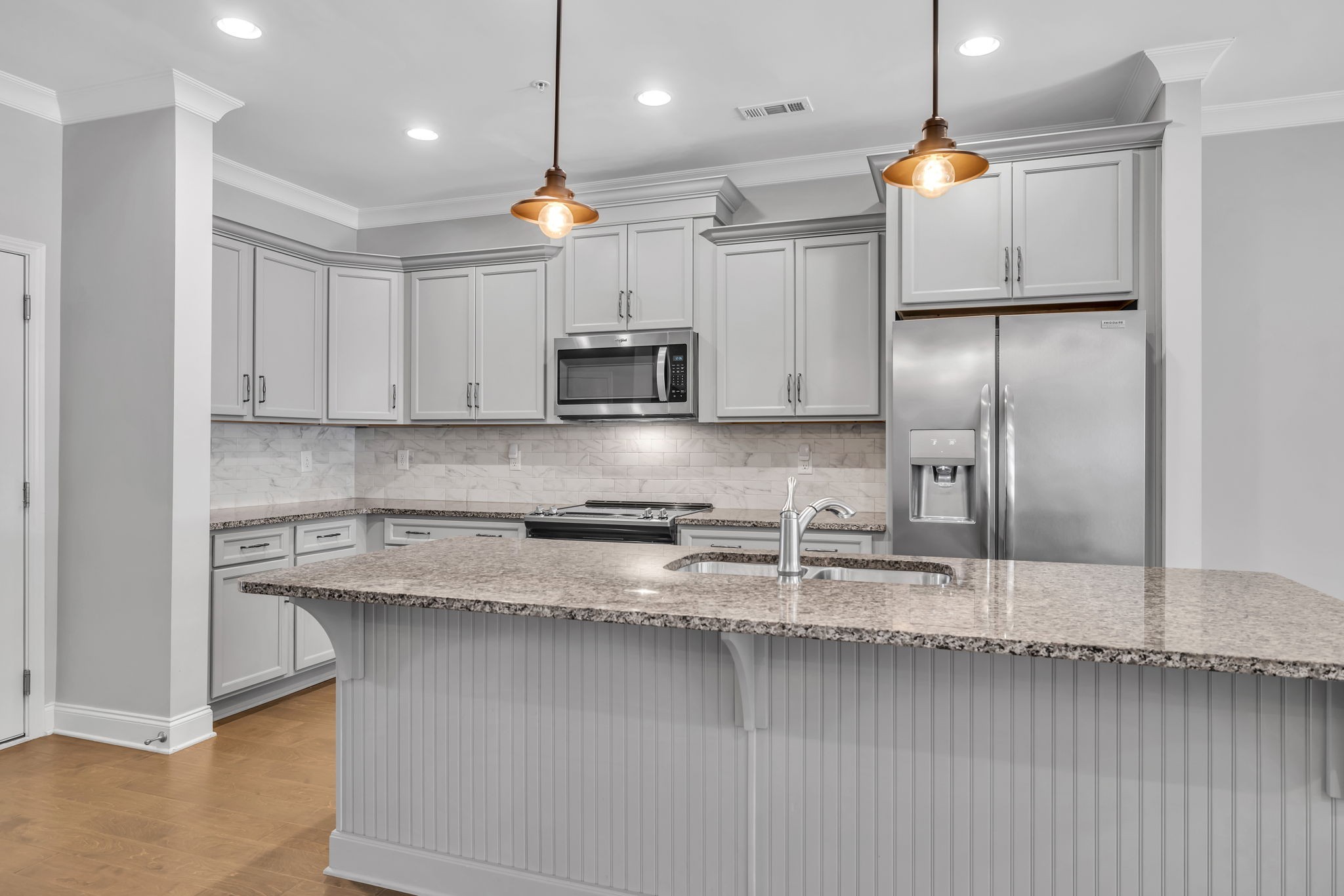 2569 Wellesley Square Dr