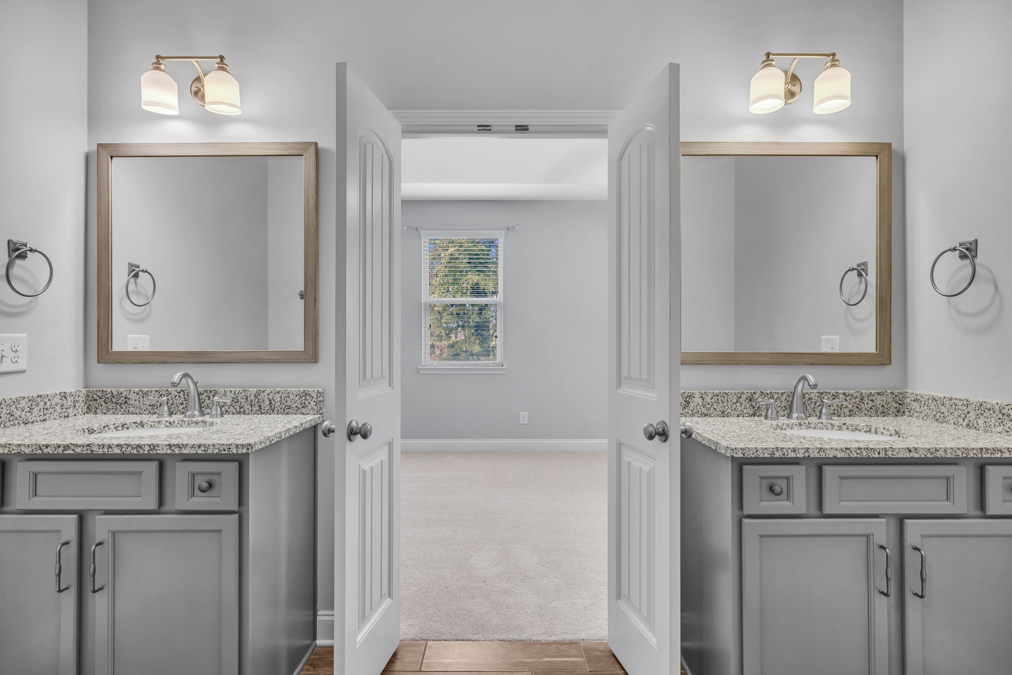 2569 Wellesley Square Dr