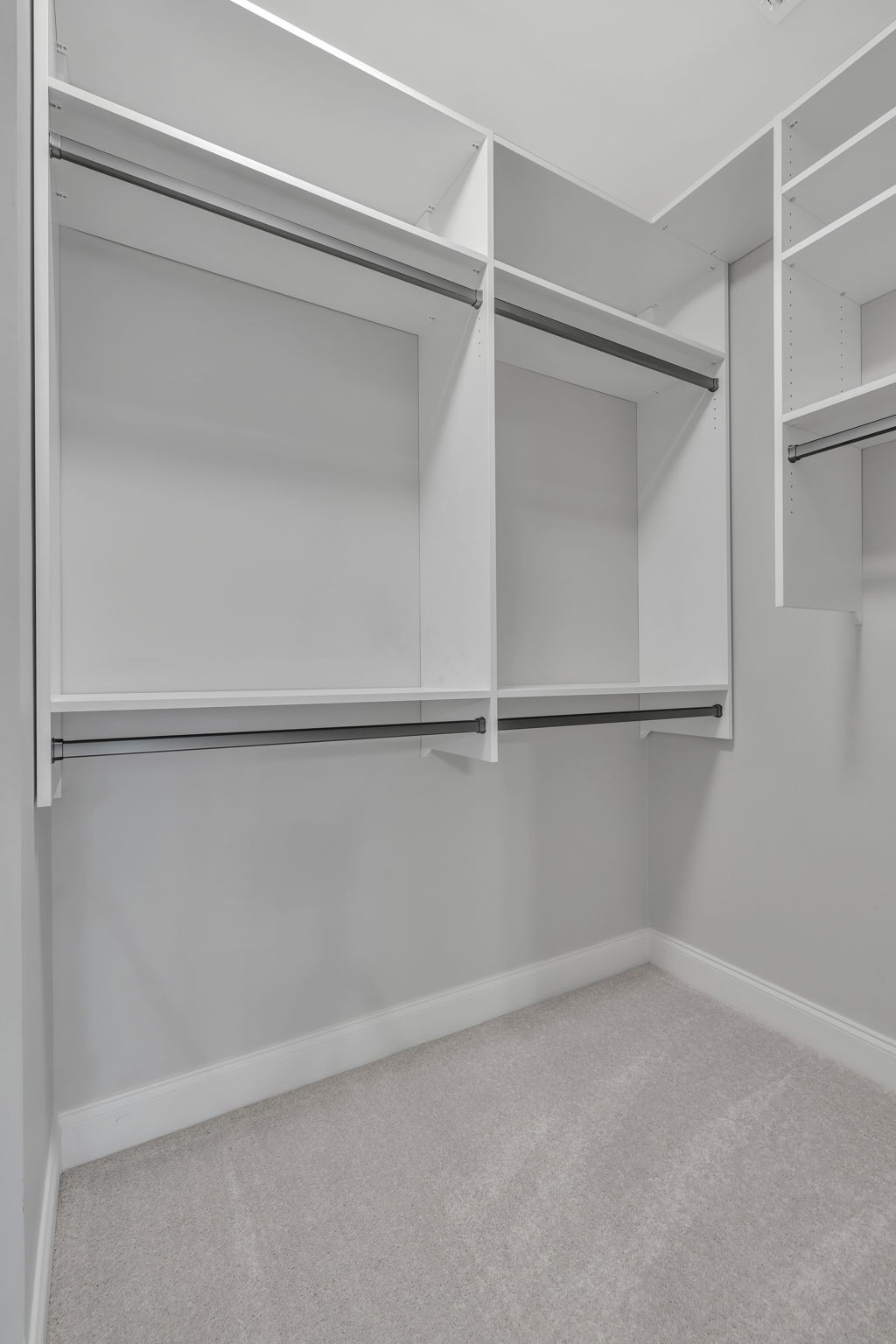 2569 Wellesley Square Dr