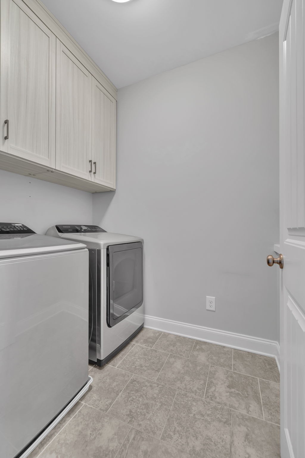 2569 Wellesley Square Dr