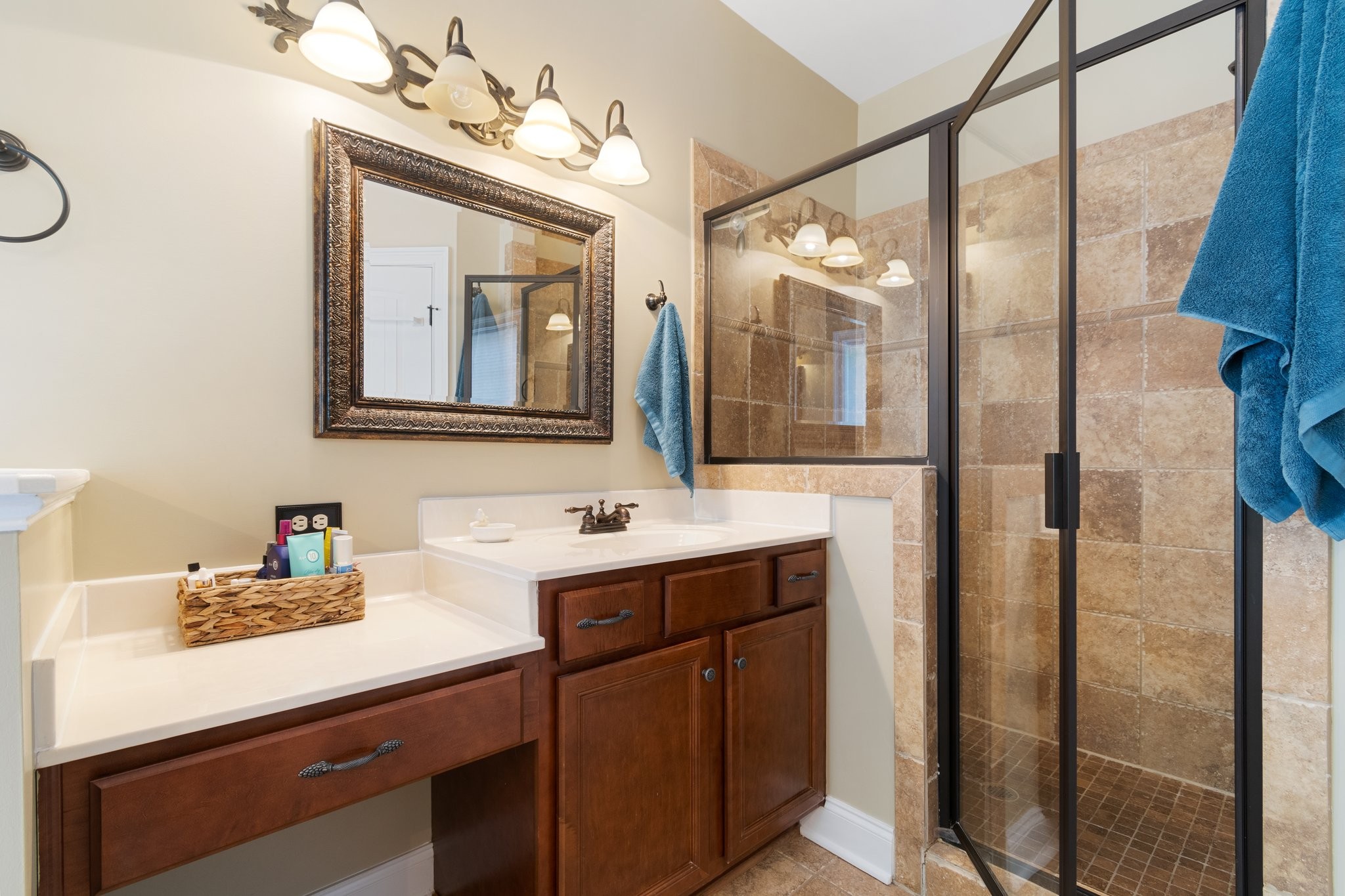 1060 Alice Springs Cir