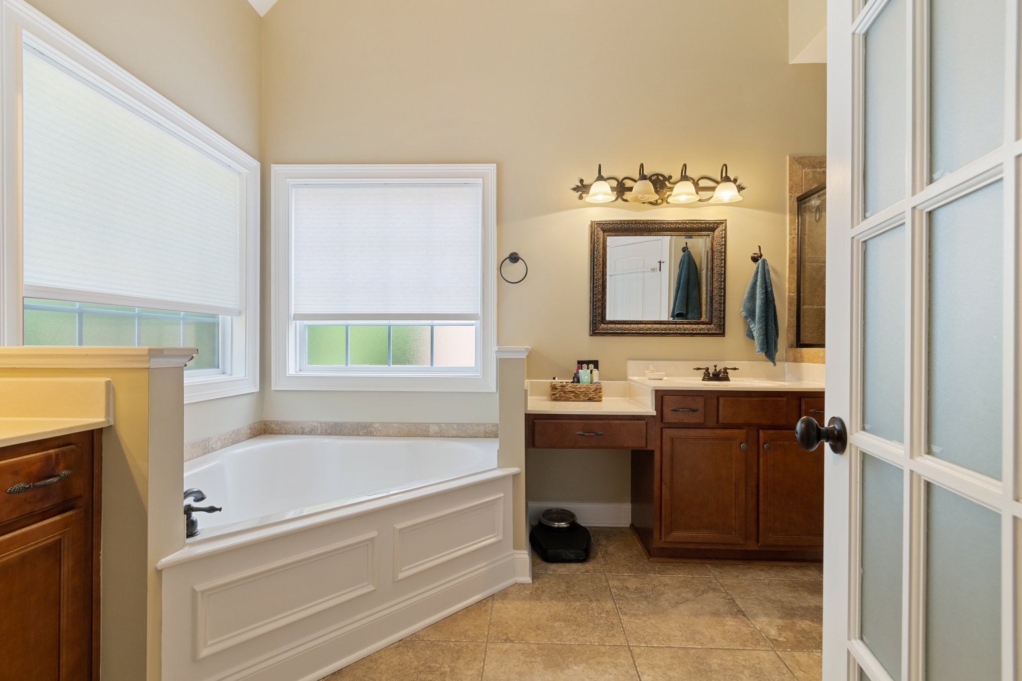 1060 Alice Springs Cir