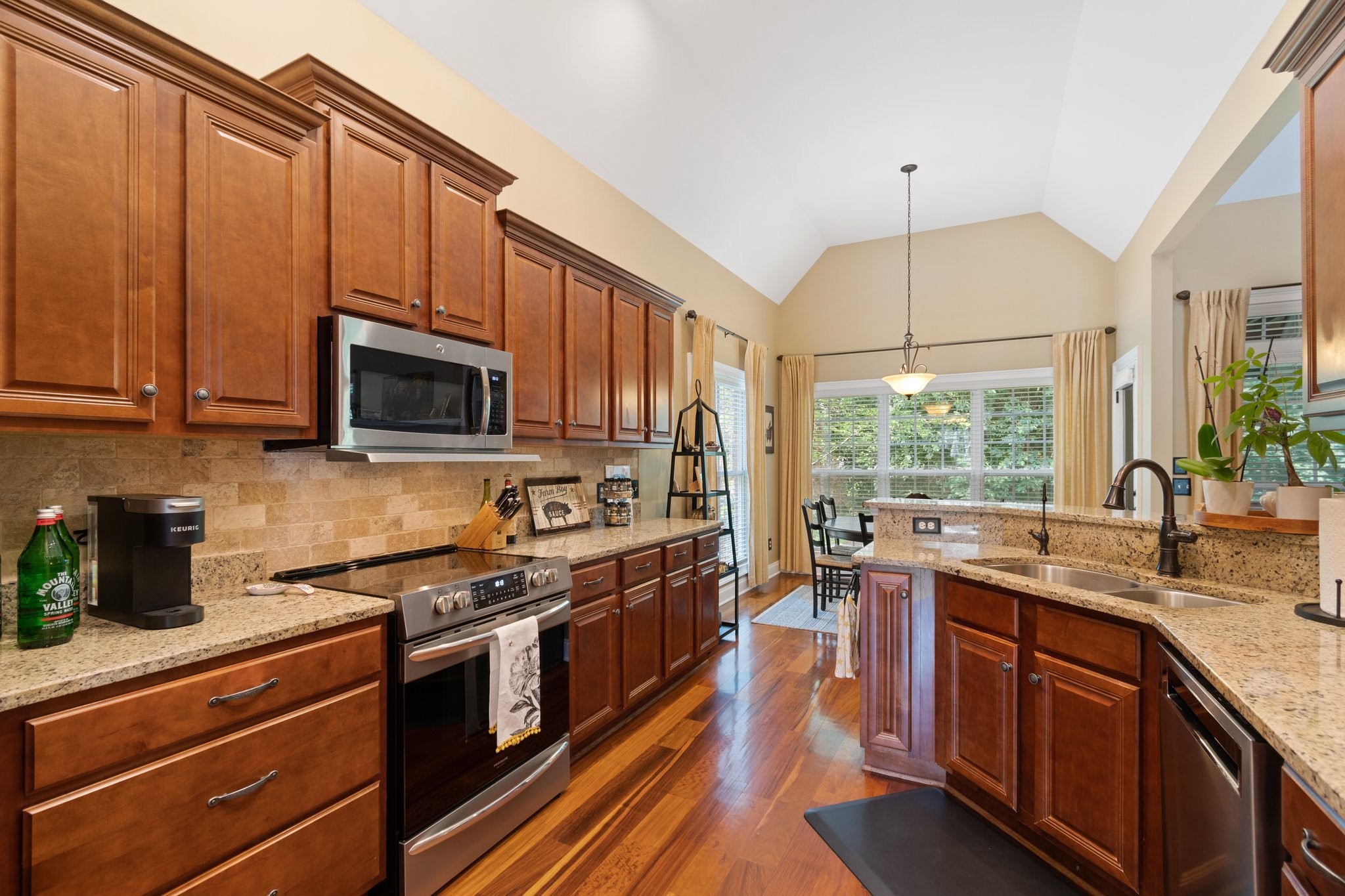 1060 Alice Springs Cir