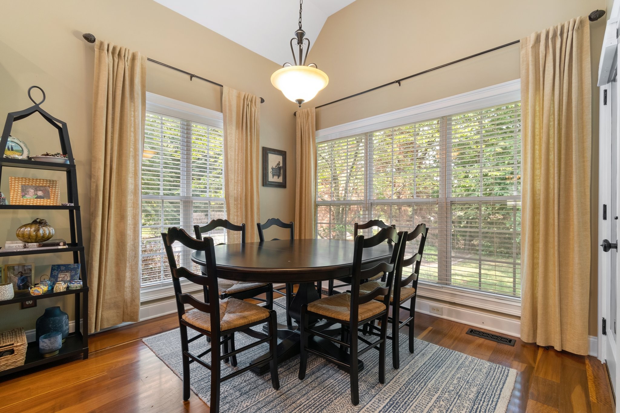 1060 Alice Springs Cir