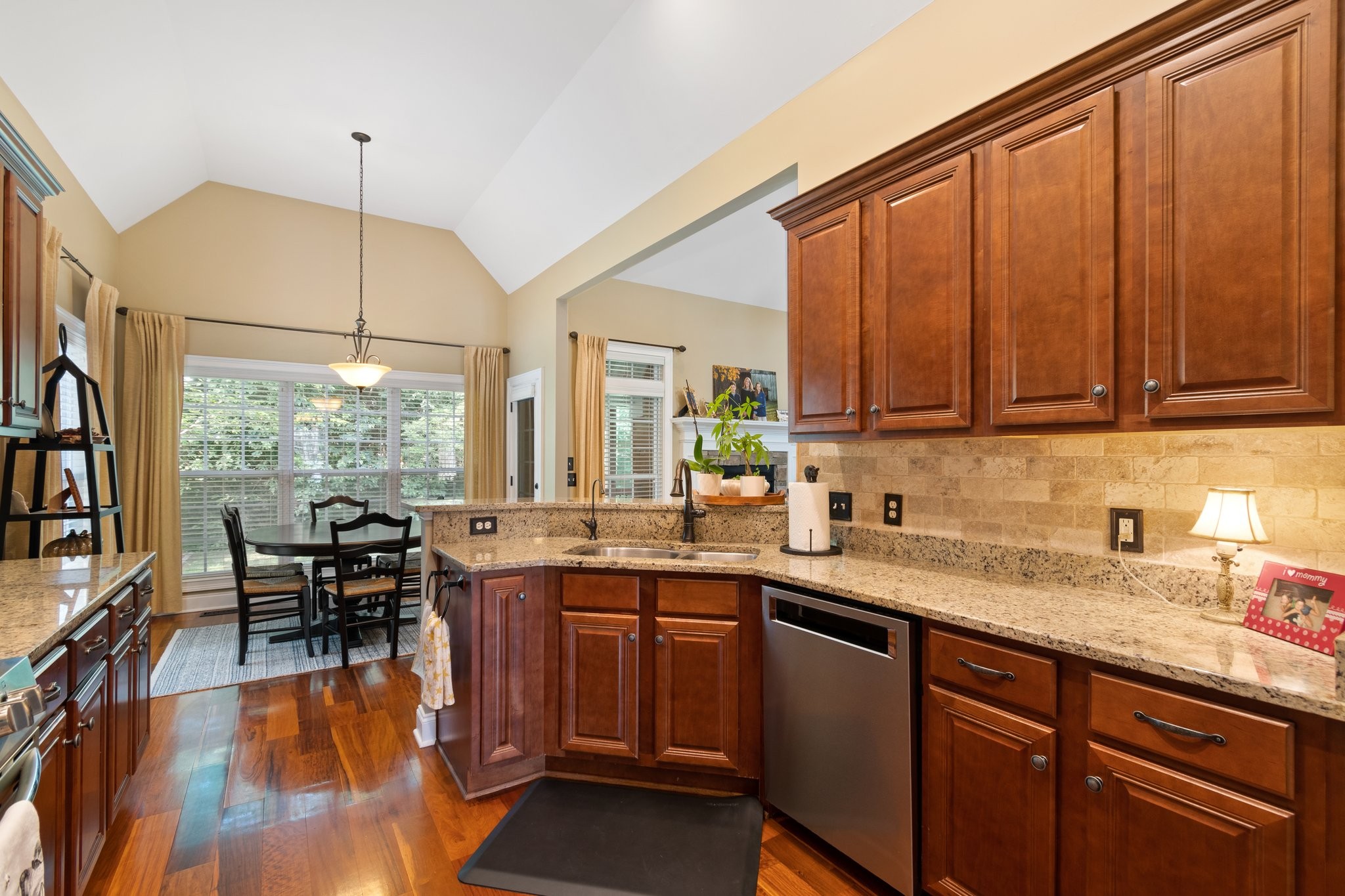 1060 Alice Springs Cir