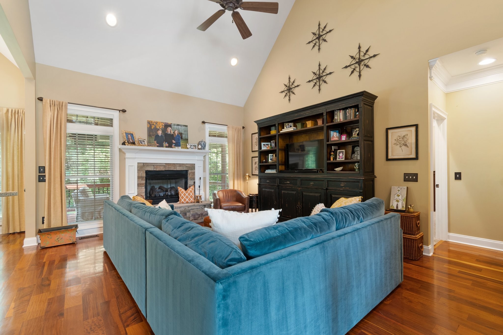 1060 Alice Springs Cir