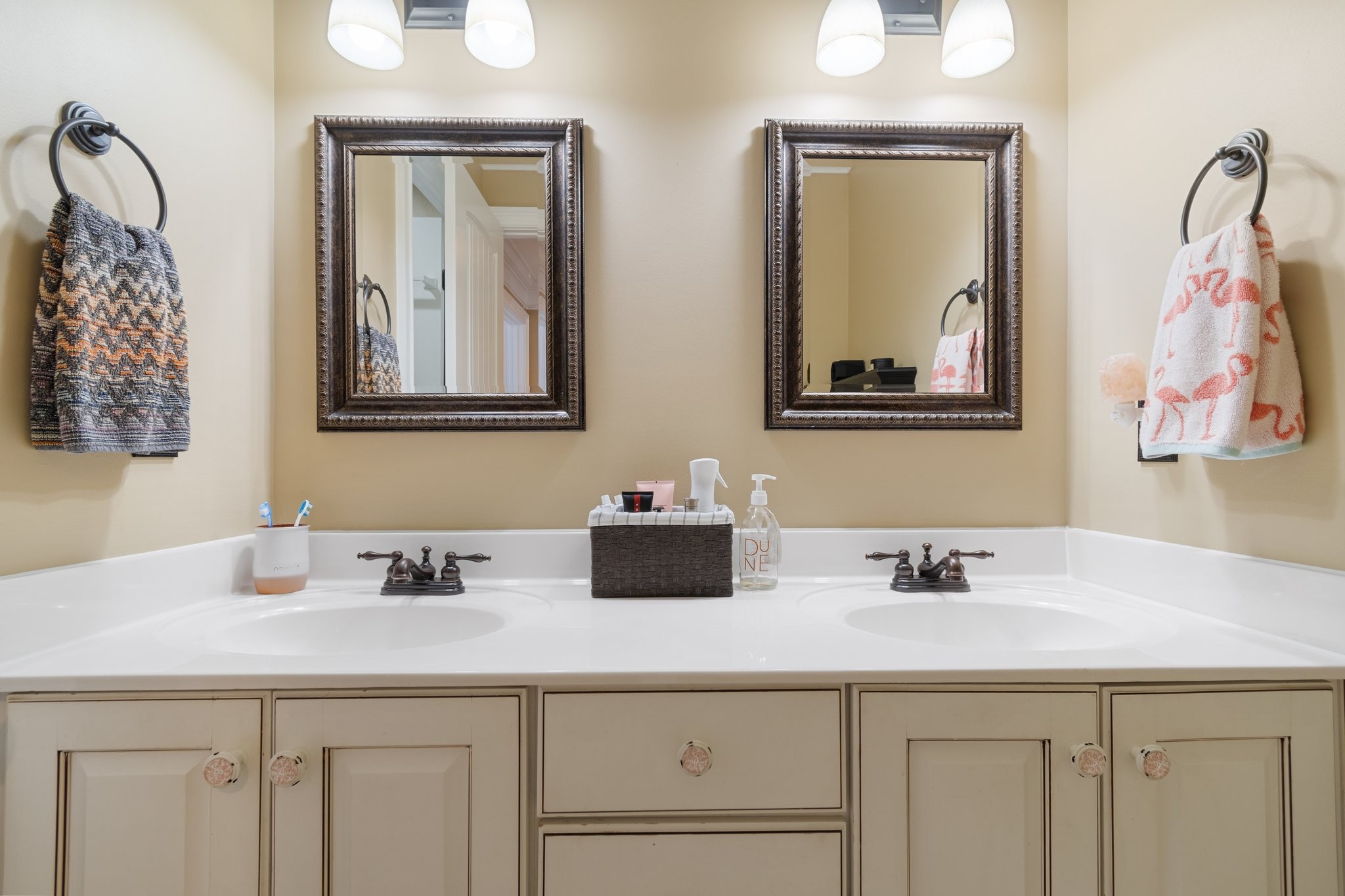 1060 Alice Springs Cir