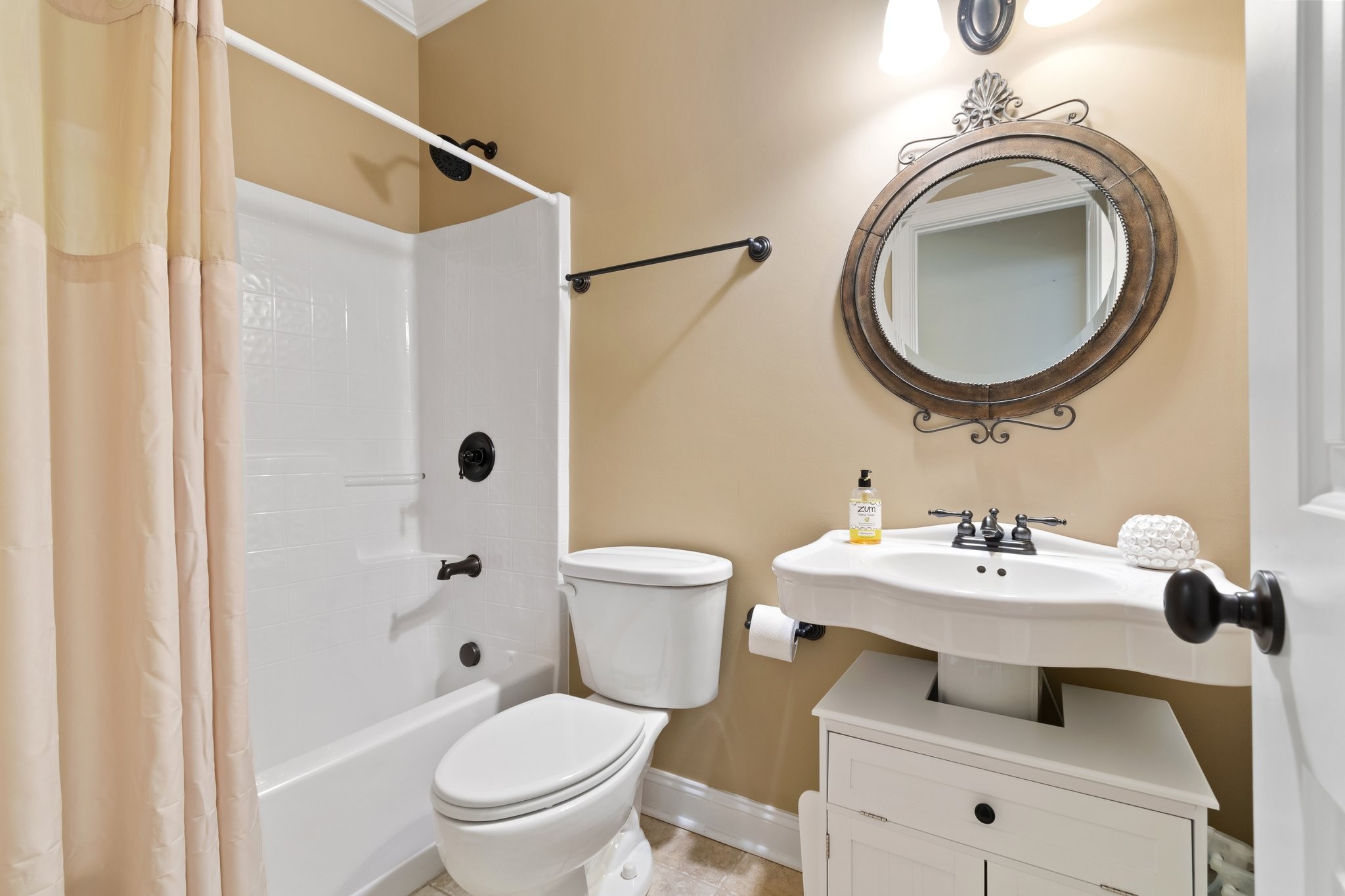 1060 Alice Springs Cir