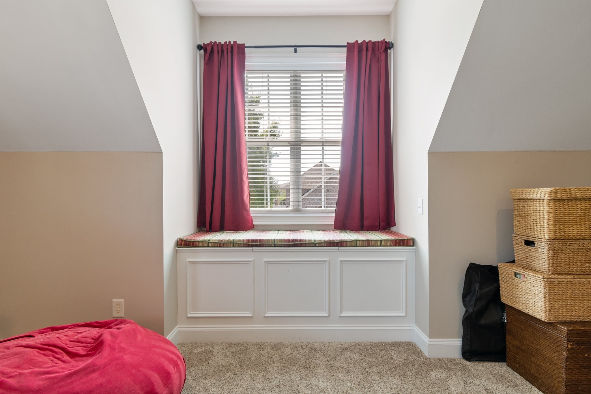 1060 Alice Springs Cir