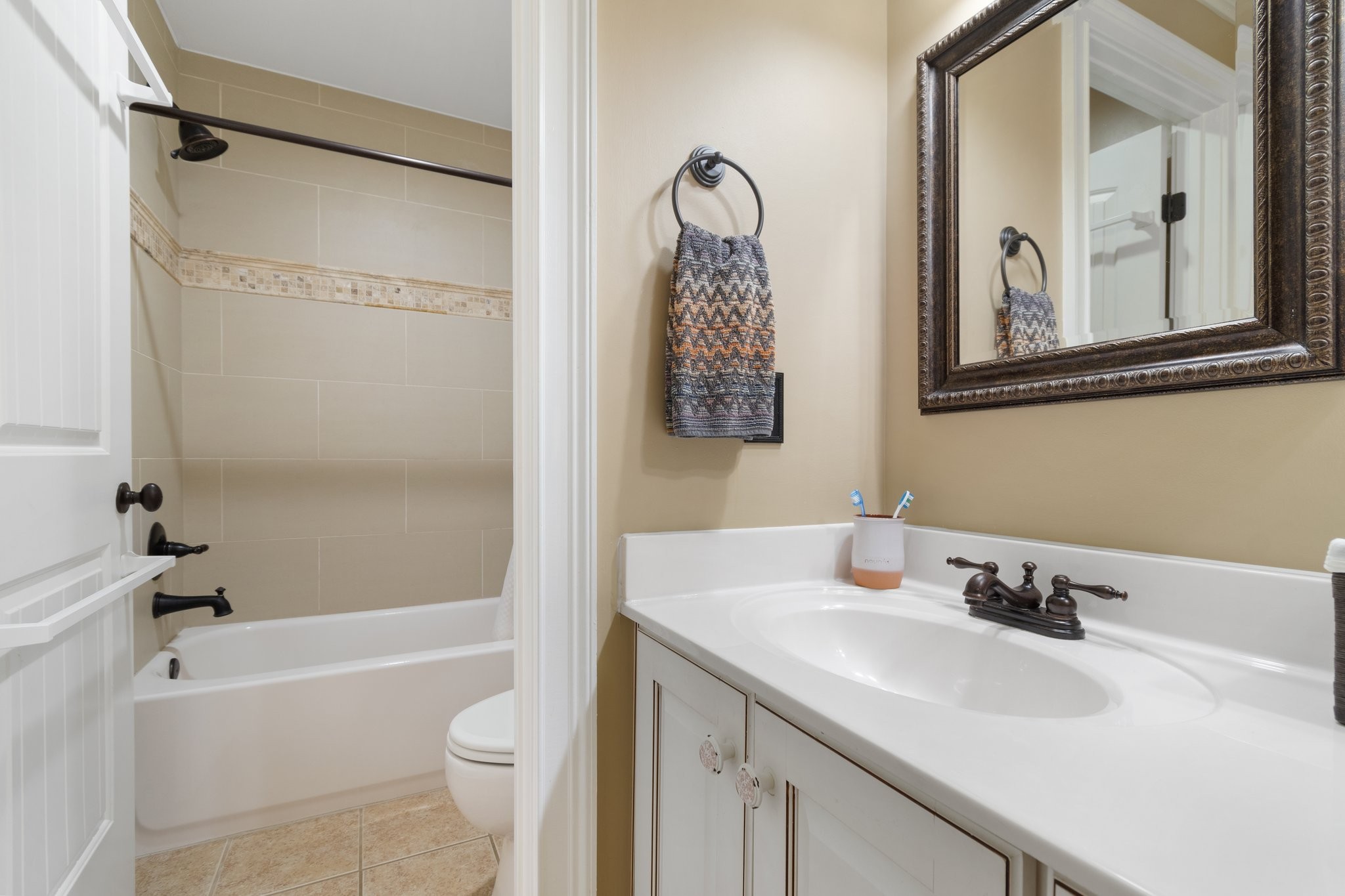 1060 Alice Springs Cir