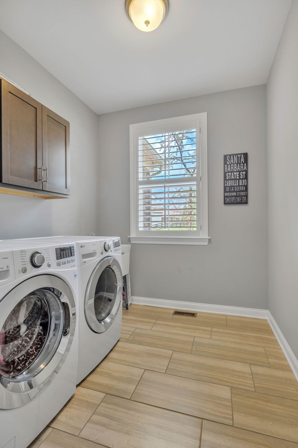 330 Crescent Moon Cir