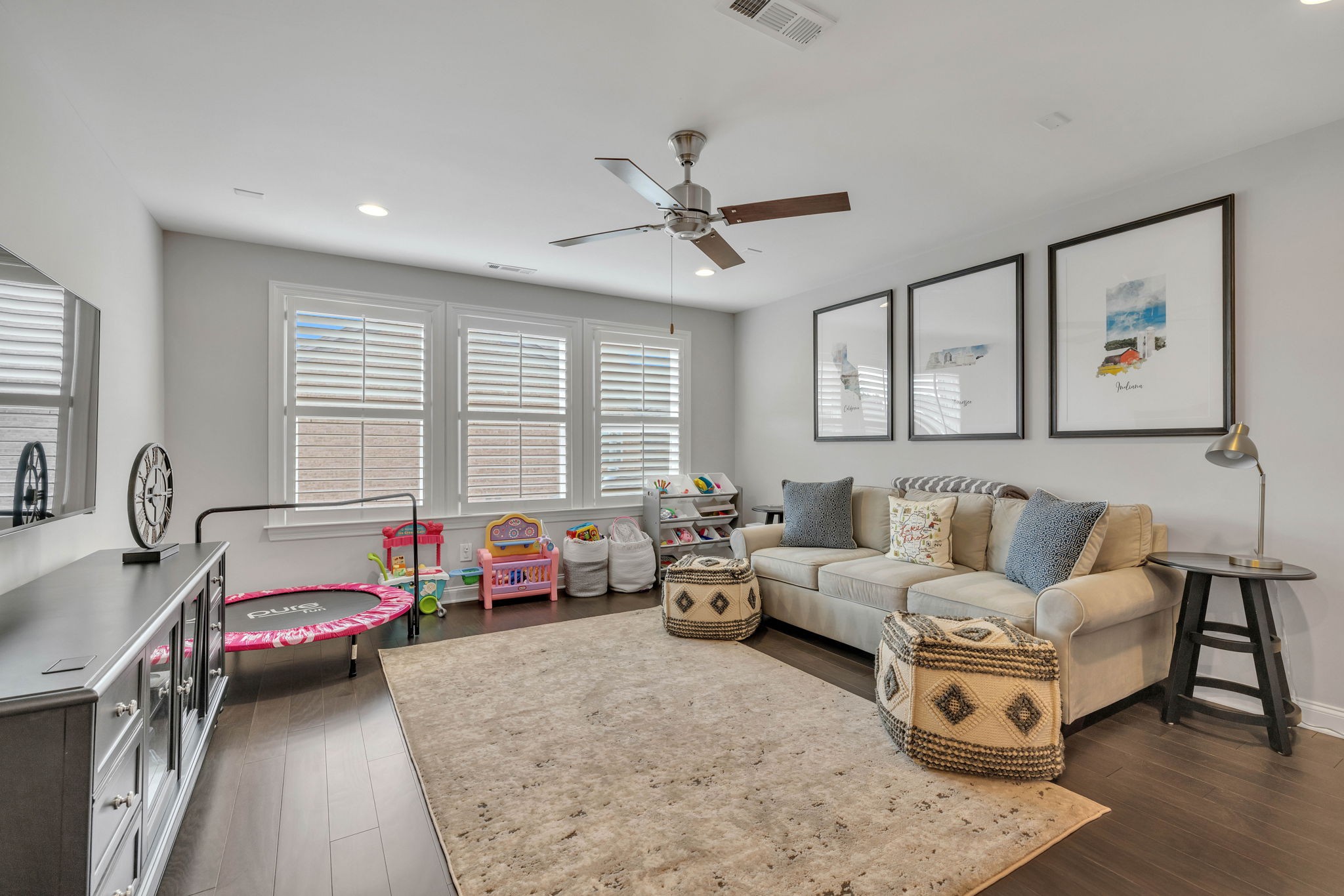 330 Crescent Moon Cir