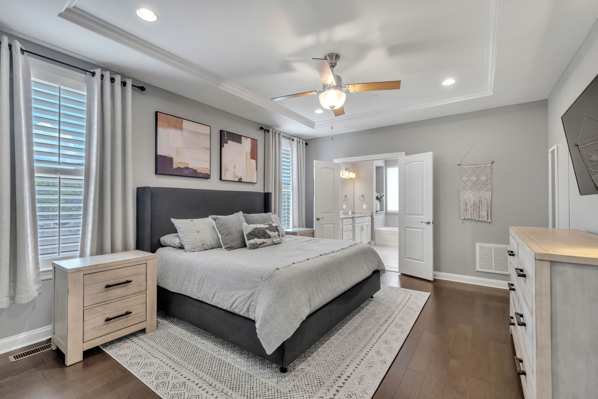 330 Crescent Moon Cir