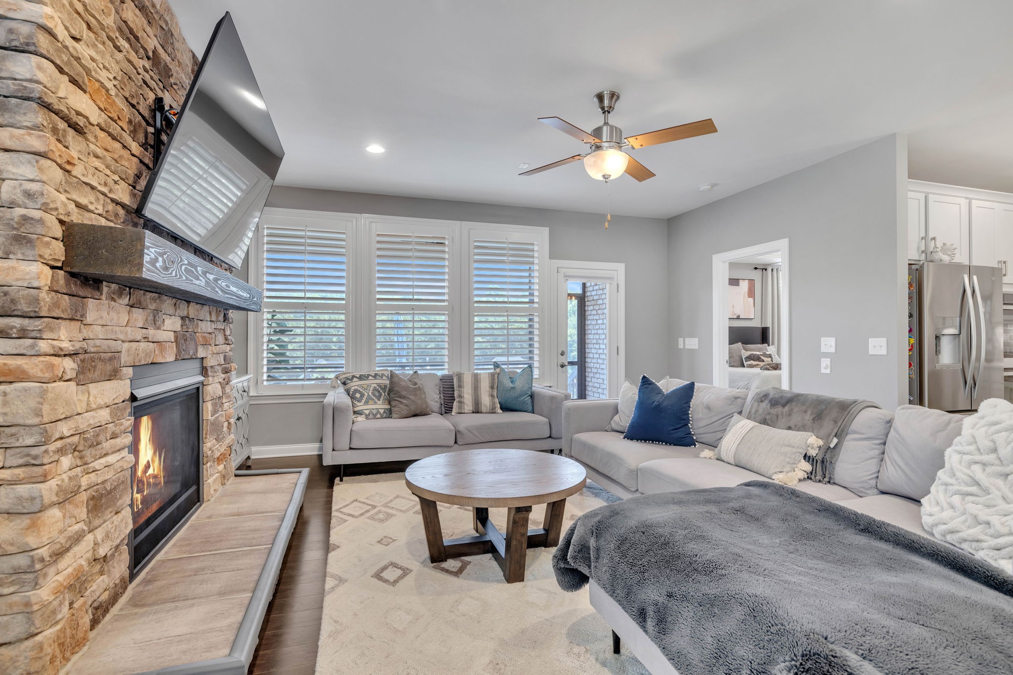 330 Crescent Moon Cir