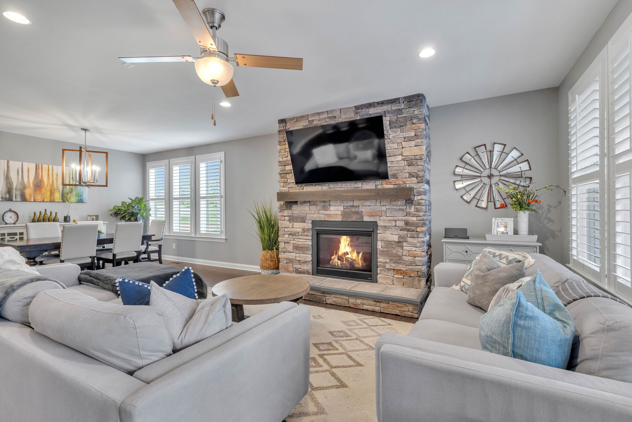 330 Crescent Moon Cir