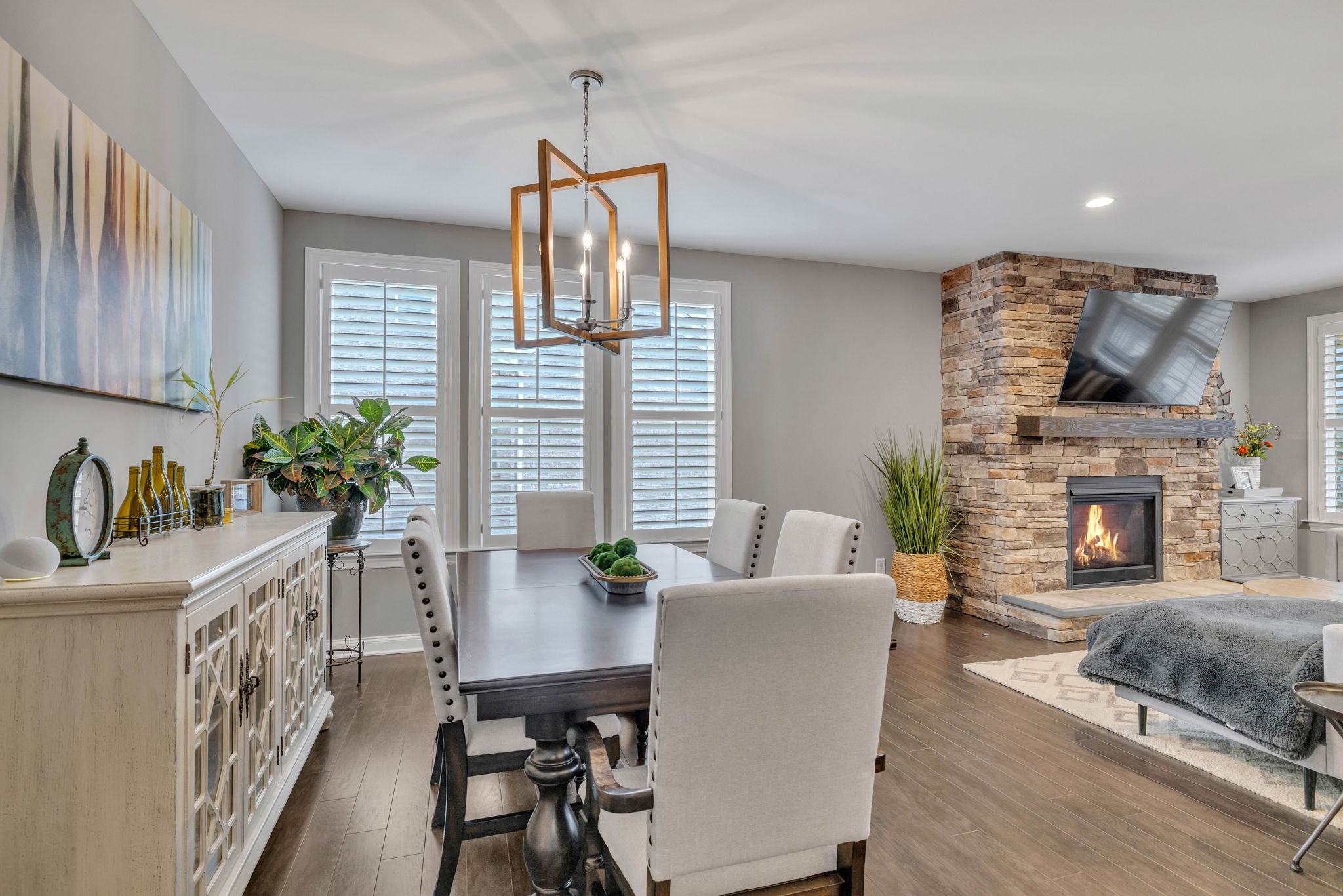 330 Crescent Moon Cir