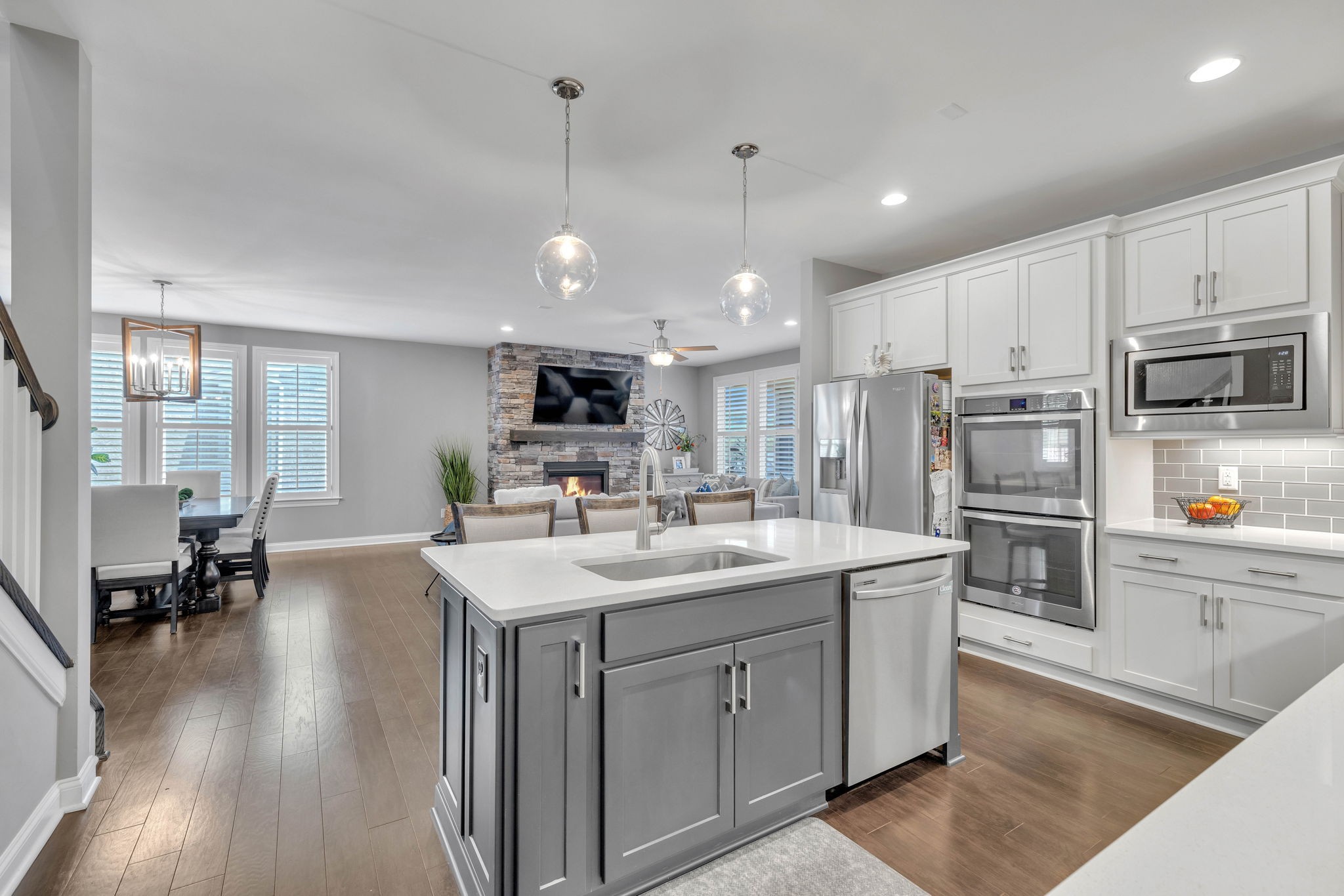 330 Crescent Moon Cir