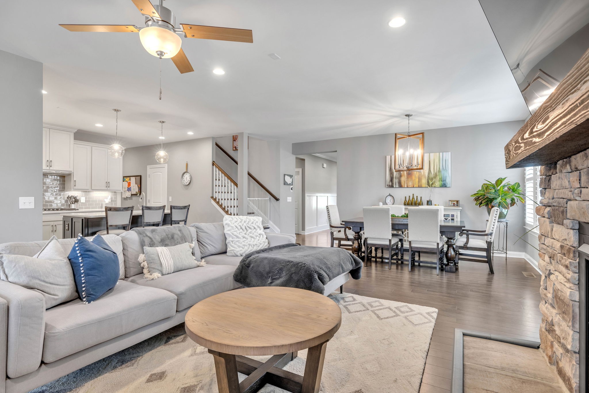 330 Crescent Moon Cir