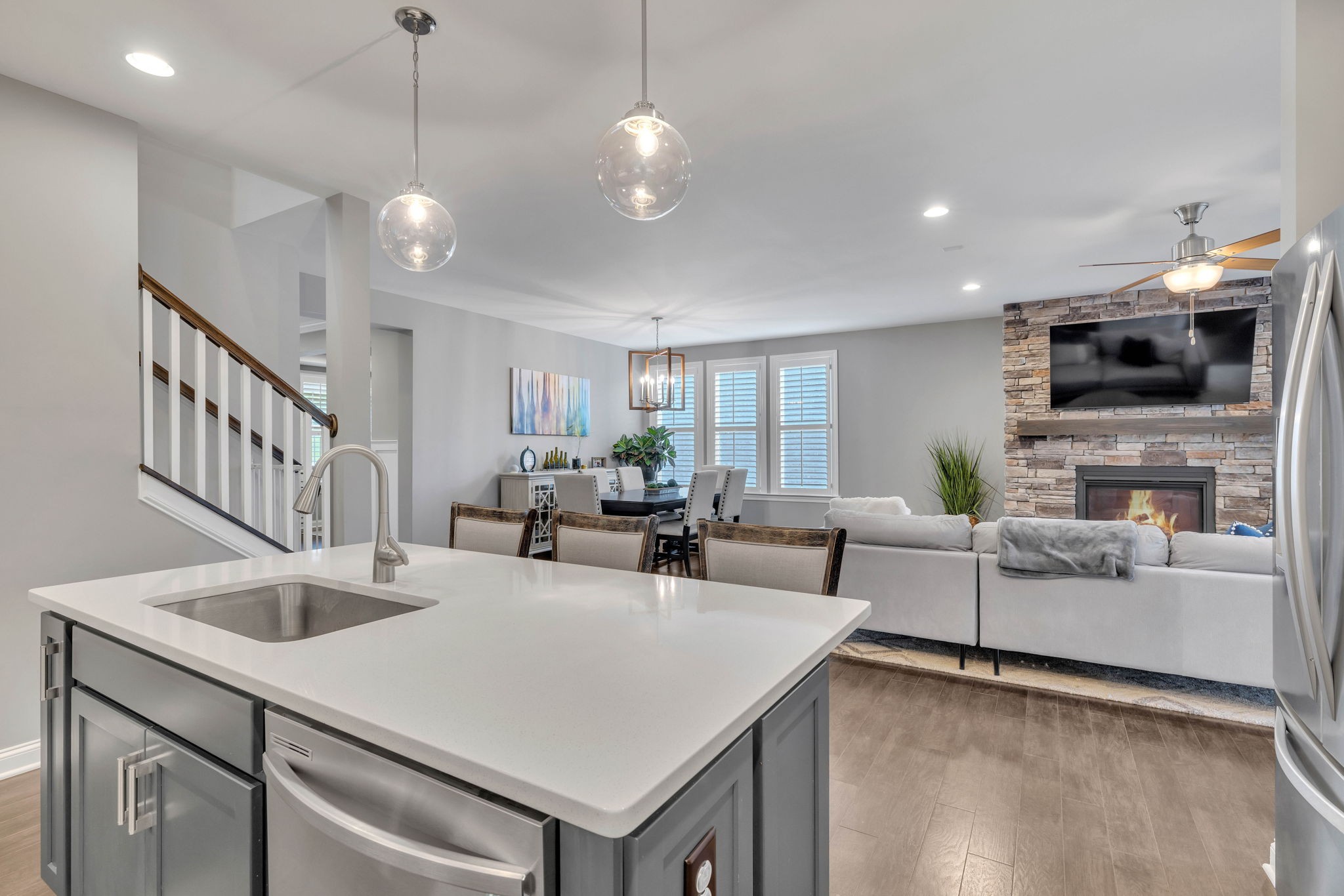 330 Crescent Moon Cir