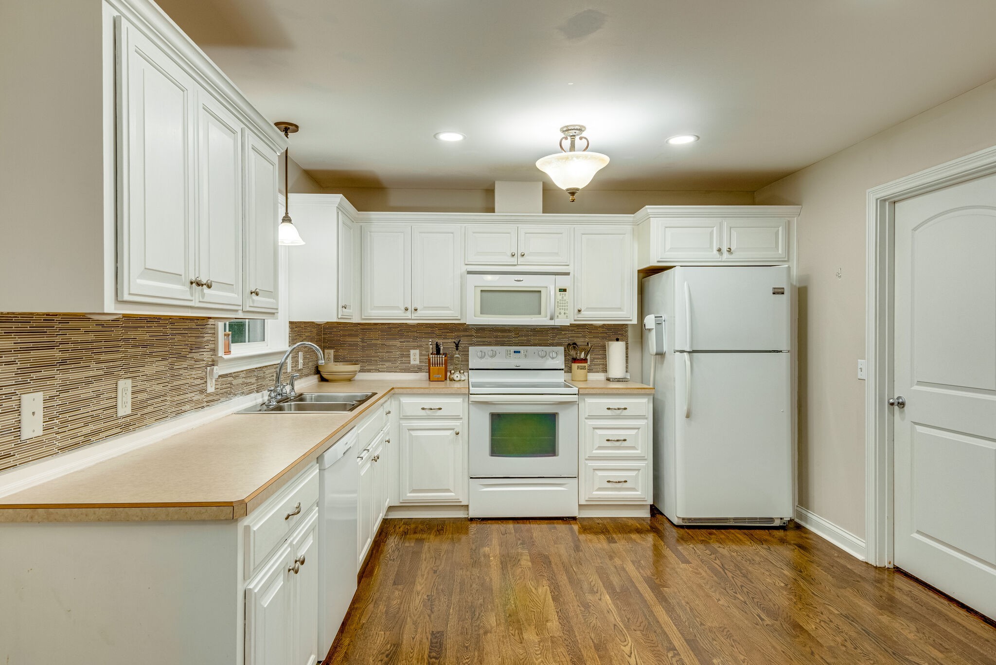 6836 Primm Springs Rd