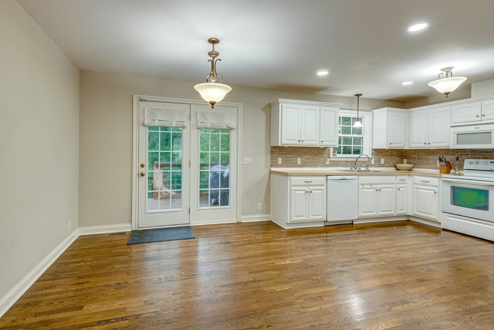 6836 Primm Springs Rd