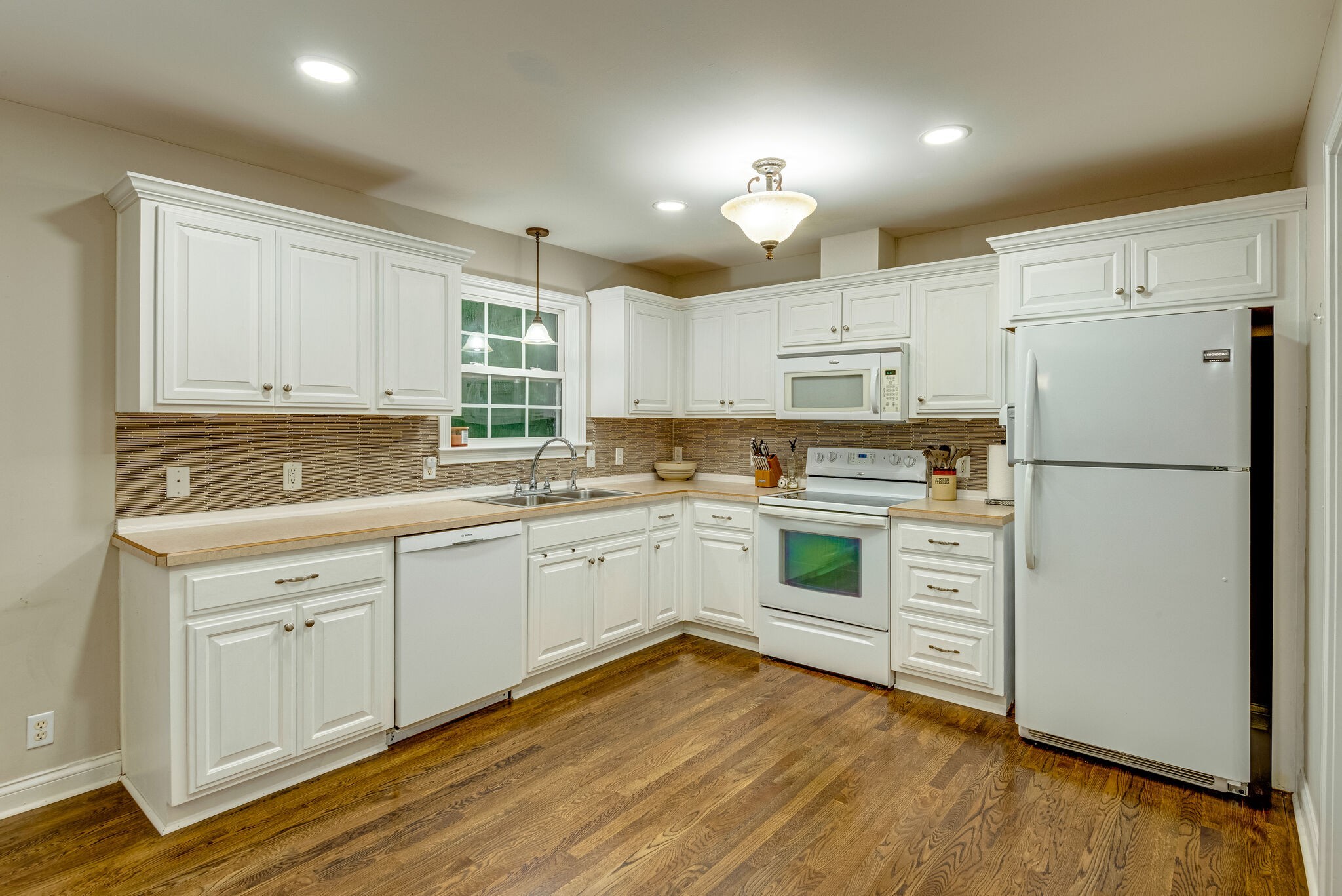 6836 Primm Springs Rd