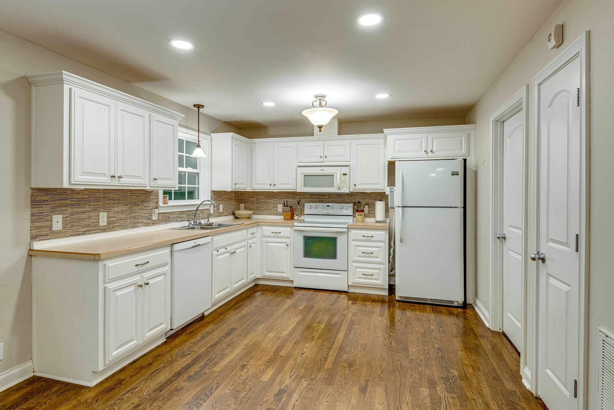 6836 Primm Springs Rd