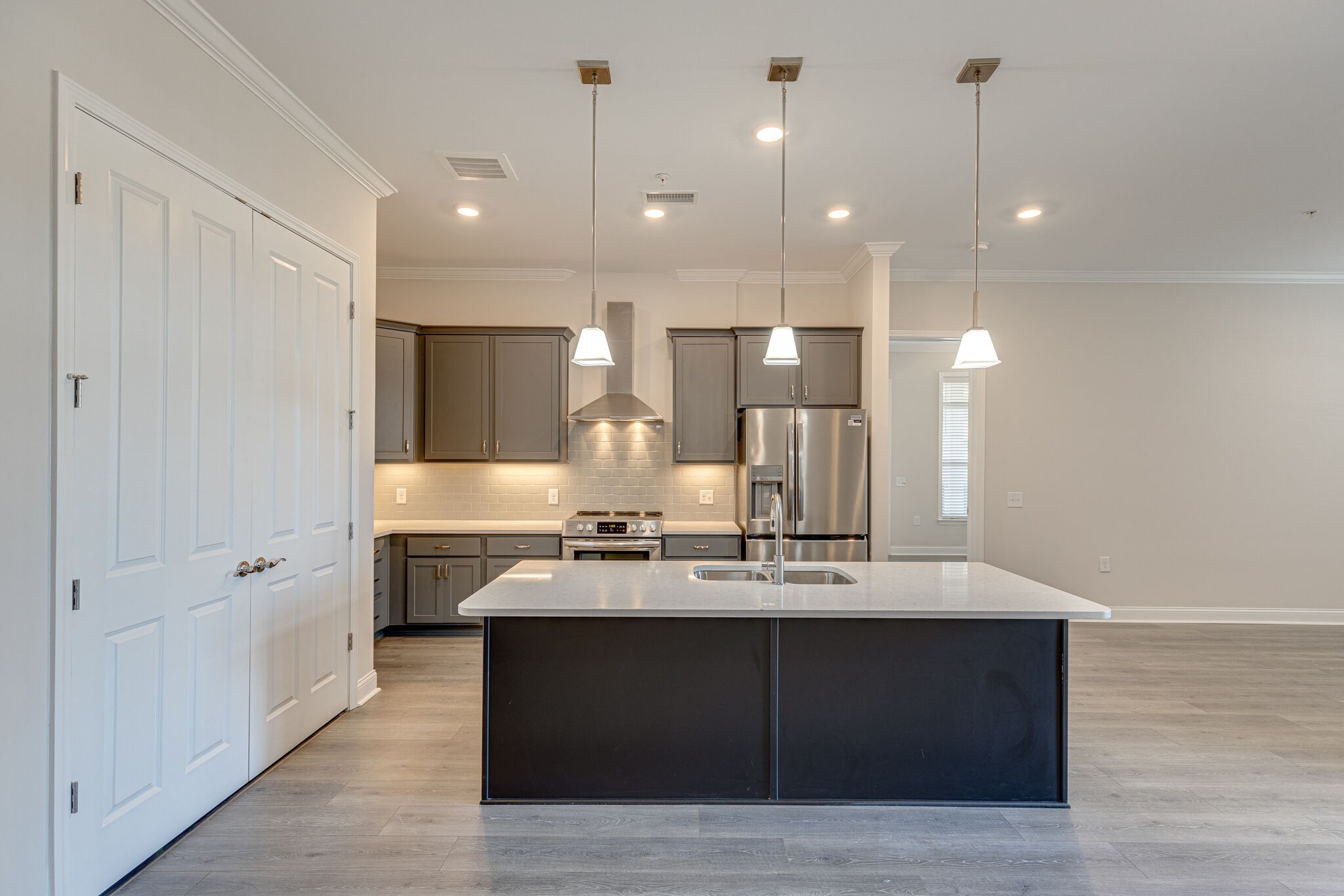 2089 Branford Pl Unit: 102