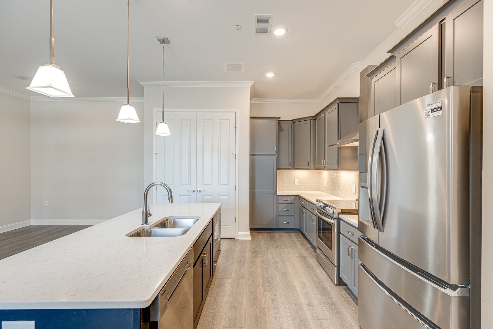 2089 Branford Pl Unit: 102