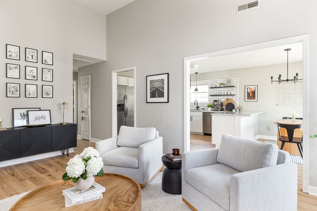 1100 Summerville Cir