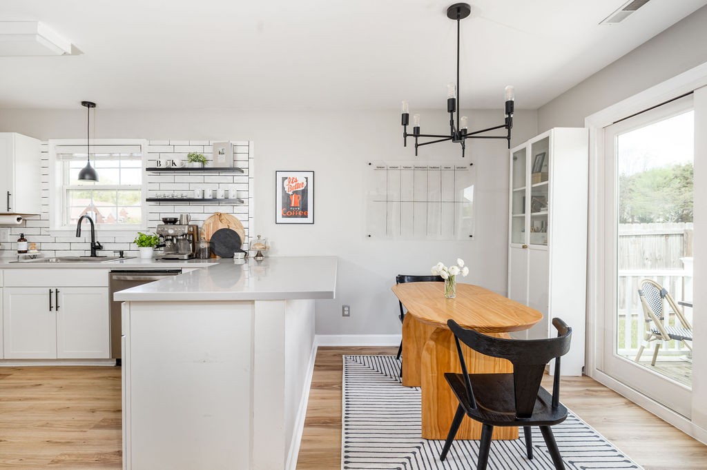 1100 Summerville Cir