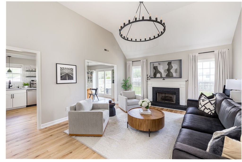 1100 Summerville Cir