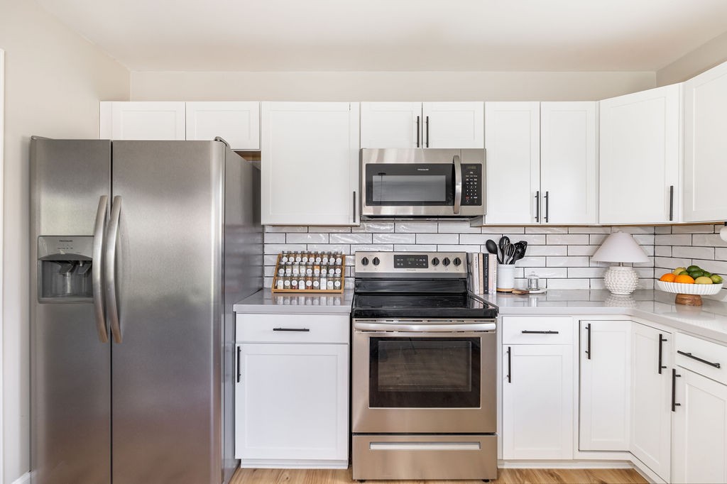 1100 Summerville Cir