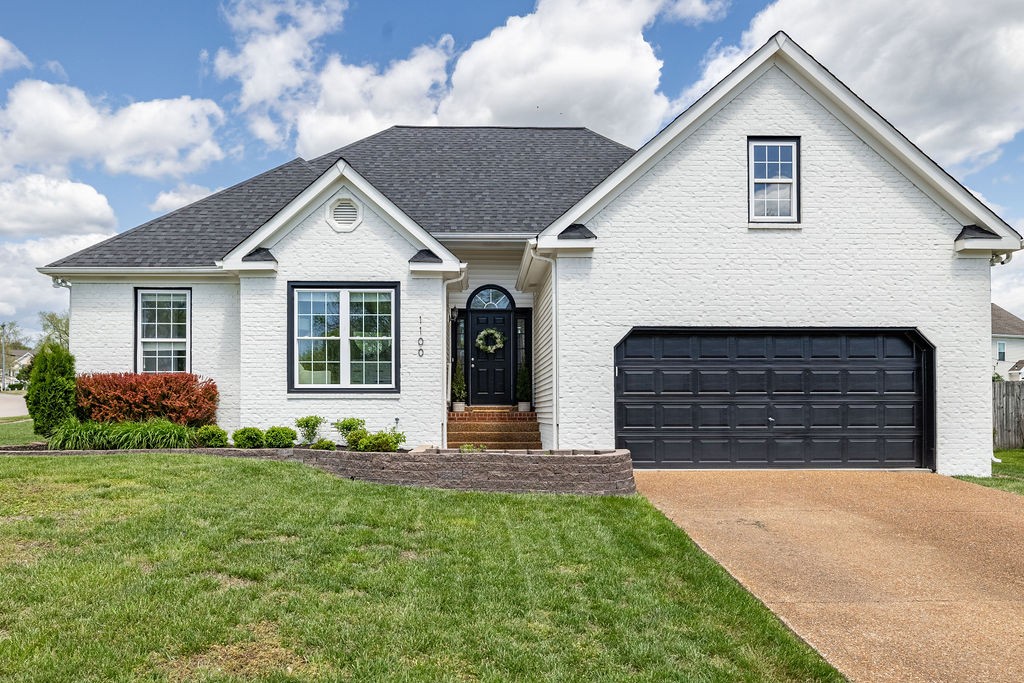 1100 Summerville Cir