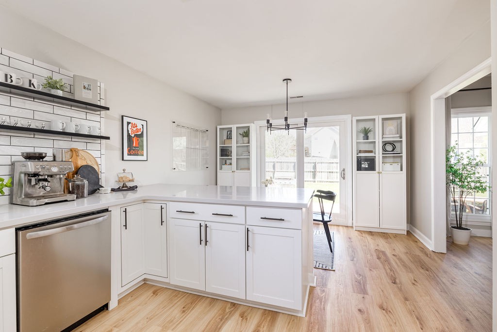 1100 Summerville Cir