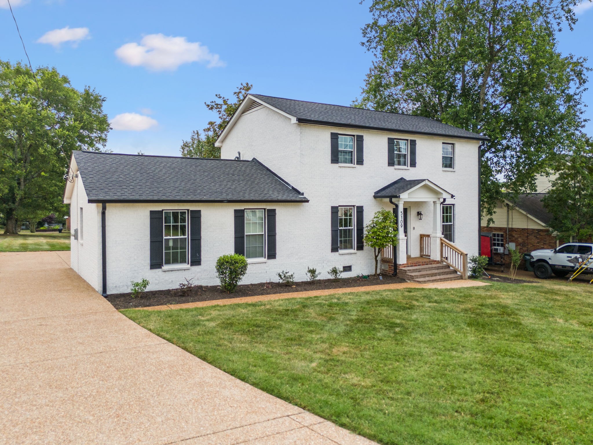 5109 Roxborough Dr