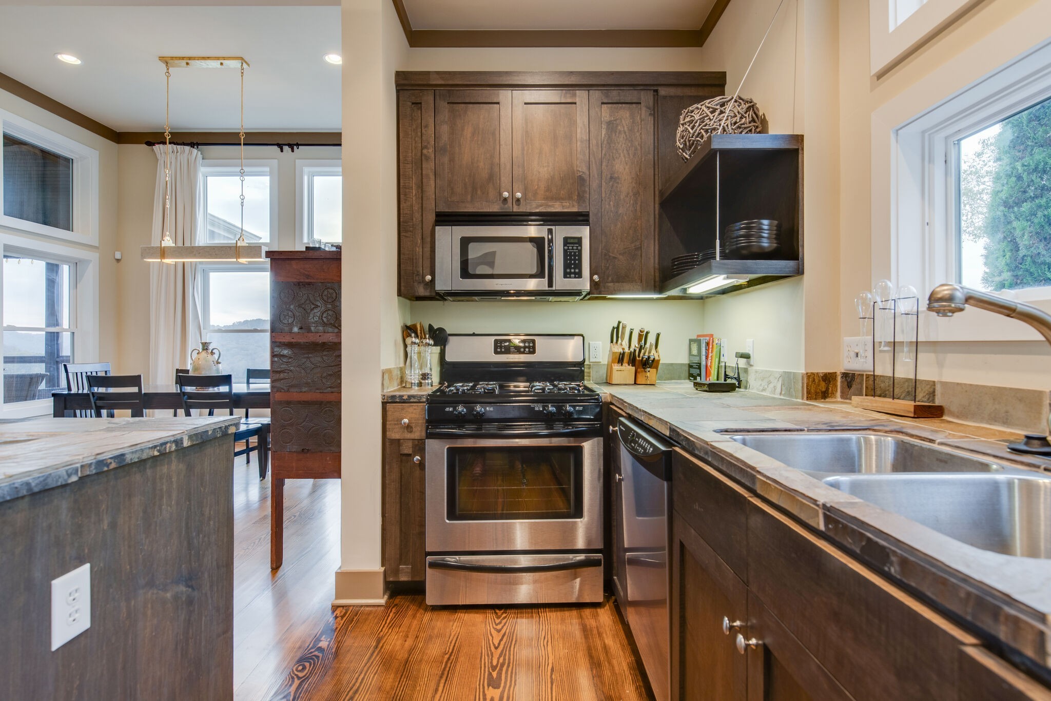 235 Hope Cv
