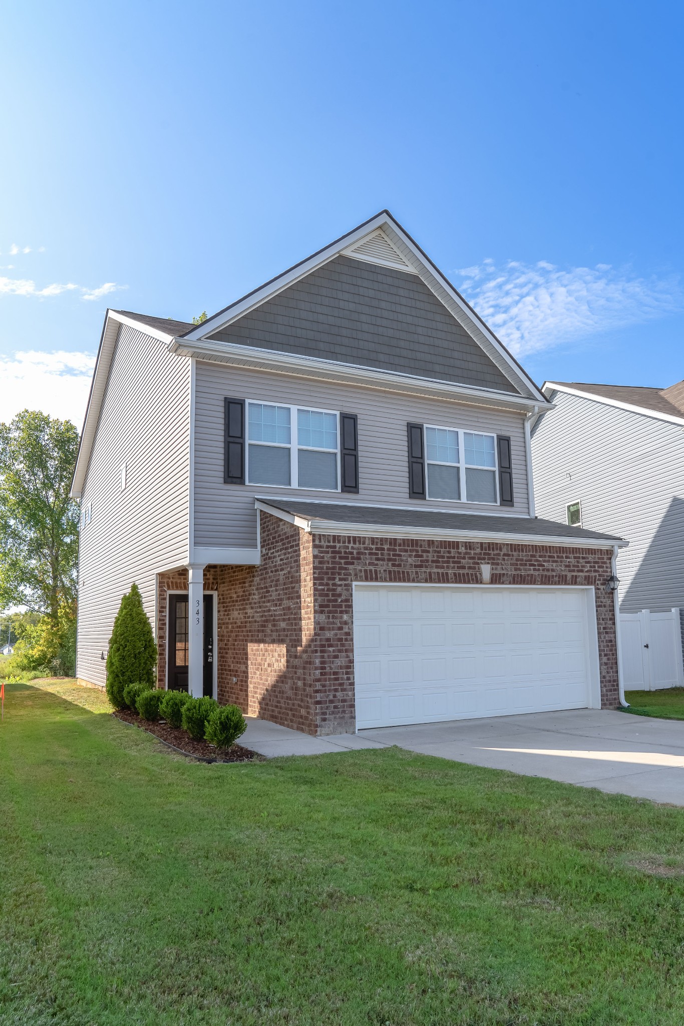 343 Geneva Ln