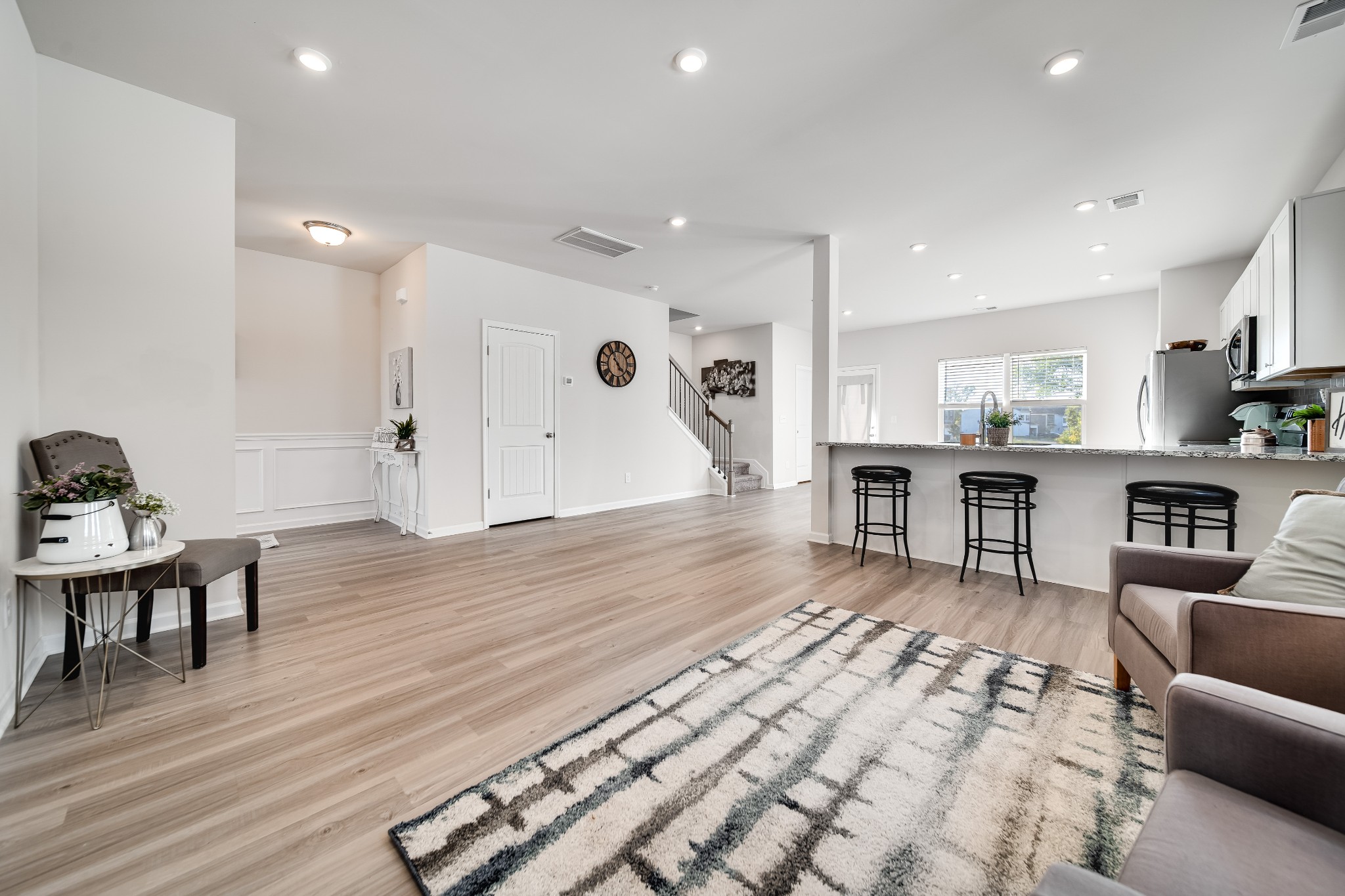 343 Geneva Ln
