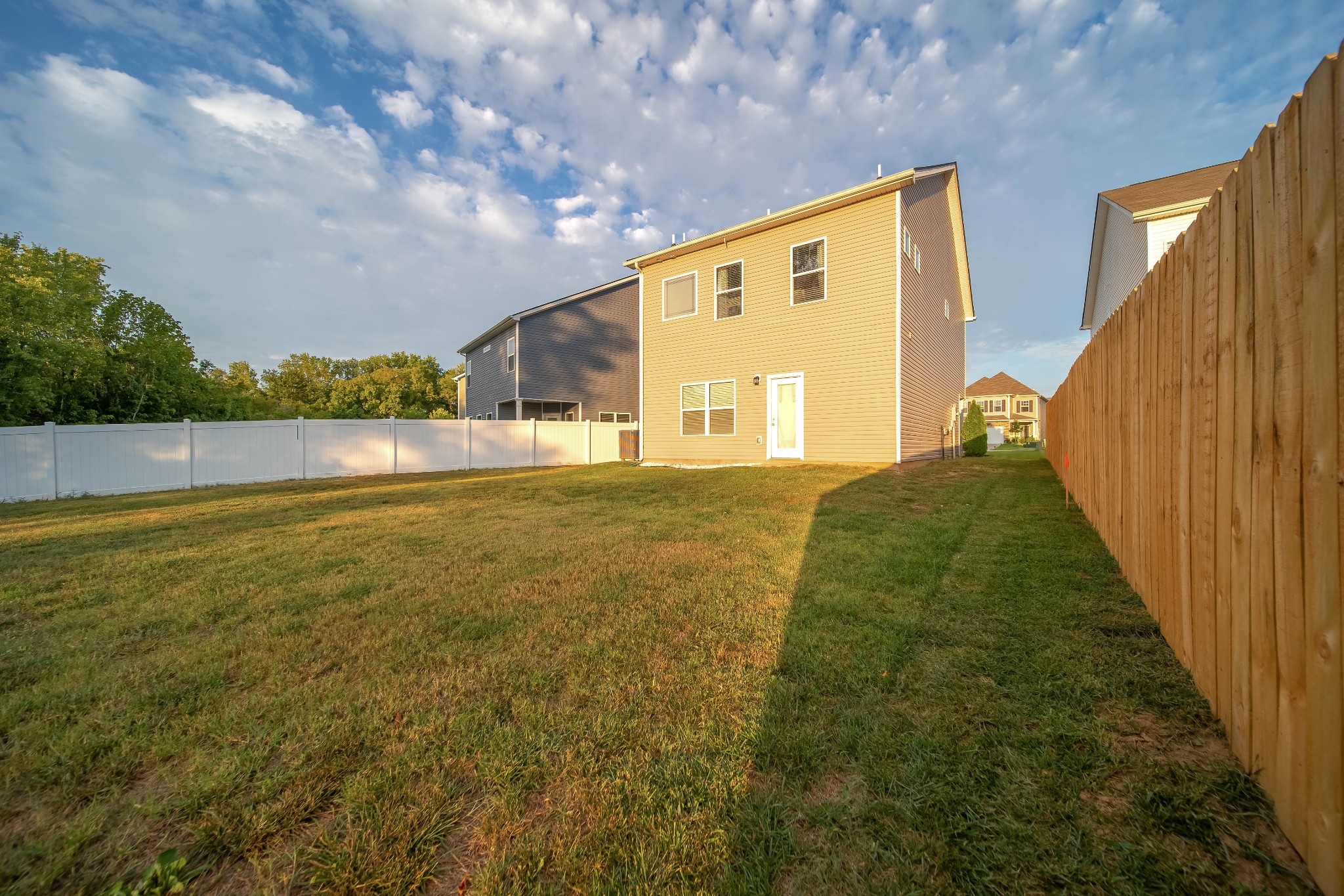 343 Geneva Ln