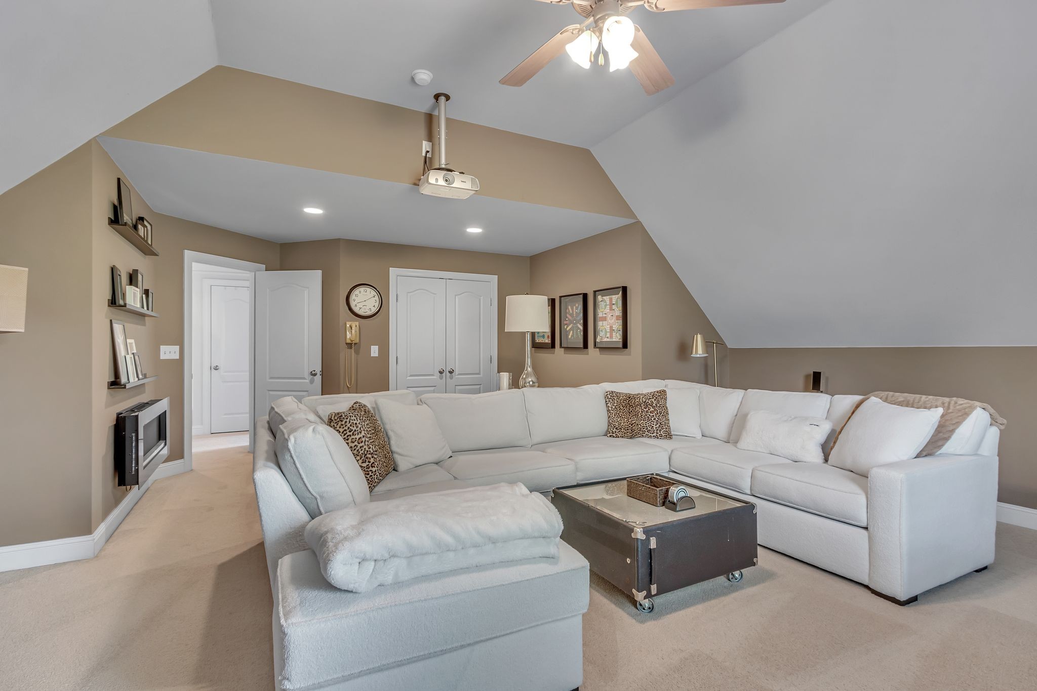 1186 McCoury Ln